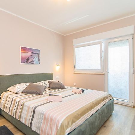 Apartment Lili โปเรช ภายนอก รูปภาพ