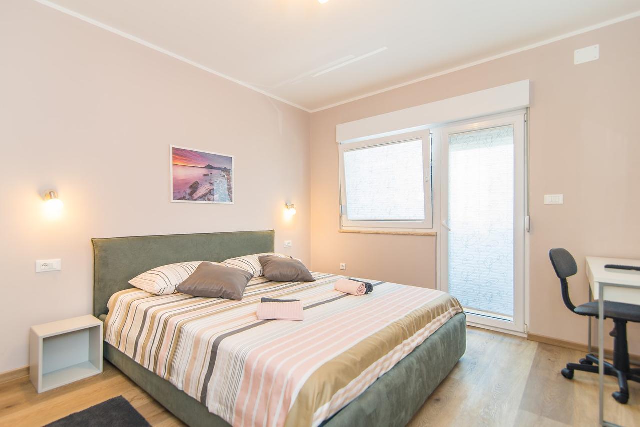 Apartment Lili โปเรช ภายนอก รูปภาพ