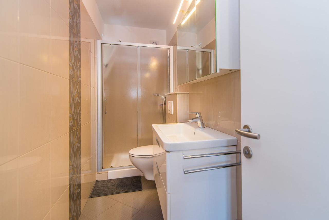Apartment Lili โปเรช ภายนอก รูปภาพ